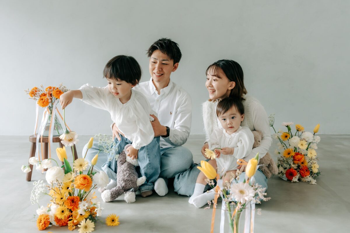 奈良市内にある、フォトスタジオスーベニアスタジオで何でもない日でも家族写真で思い出作り