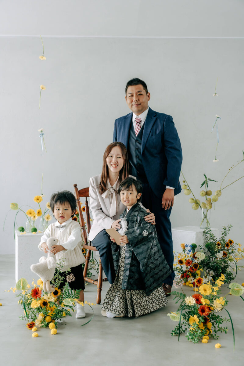奈良市内にある、フォトスタジオスーベニアスタジオの家族写真・ファミリーフォト・バースデーフォト・七五三・ニューボーンフォト・ハーフバースデーフォト、マタニティーフォト、七五三、3歳男の子、袴
