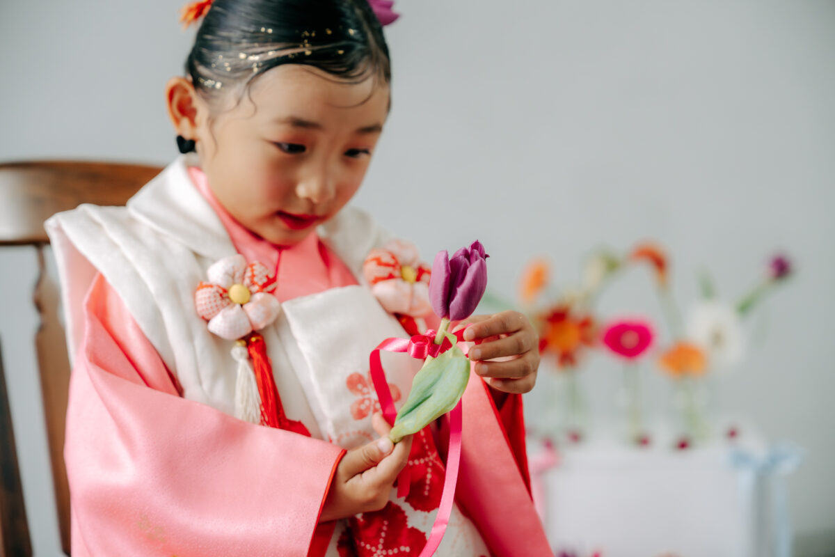 奈良市内にある、フォトスタジオスーベニアスタジオ。お花に囲まれた空間で撮影できます。家族写真・ファミリーフォト・バースデーフォト・七五三・ニューボーンフォト・ハーフバースデーフォト、マタニティーフォト